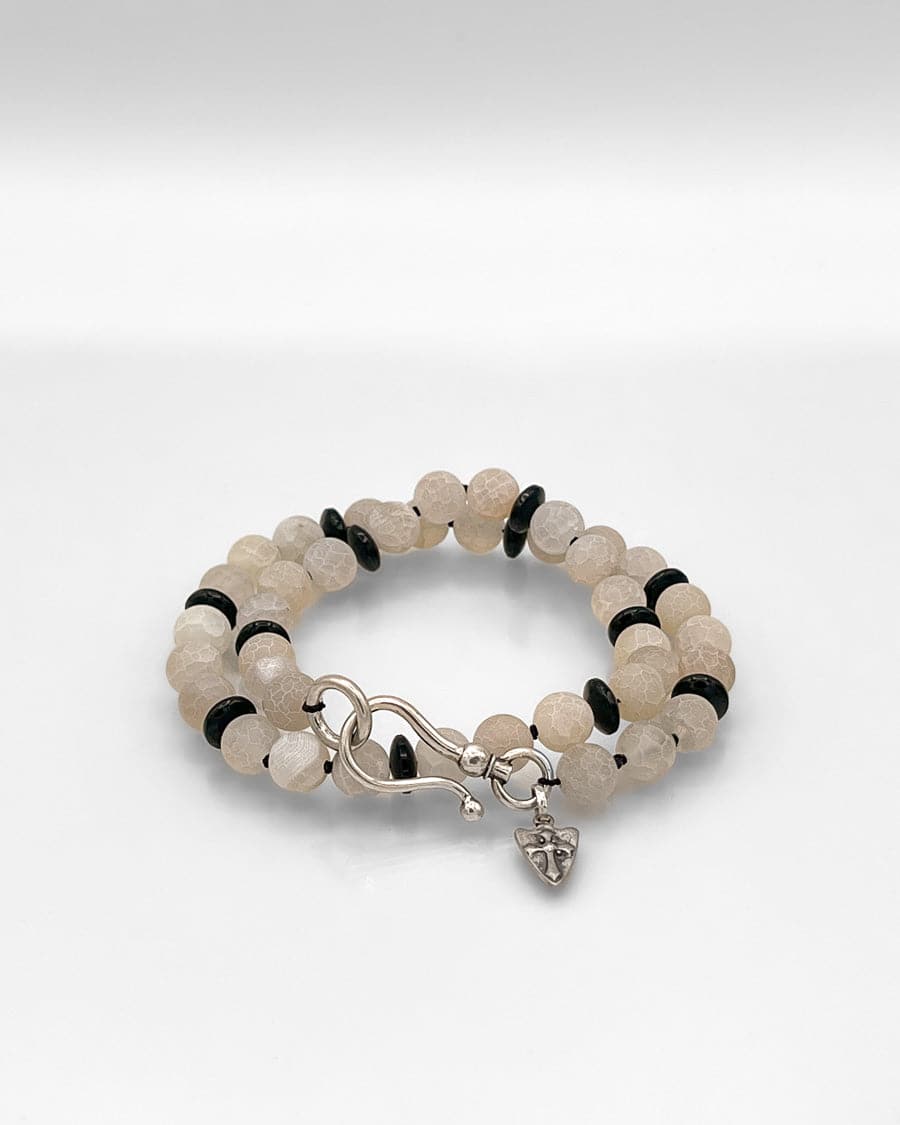 Crackled Agate Necklace with Onyx Accents