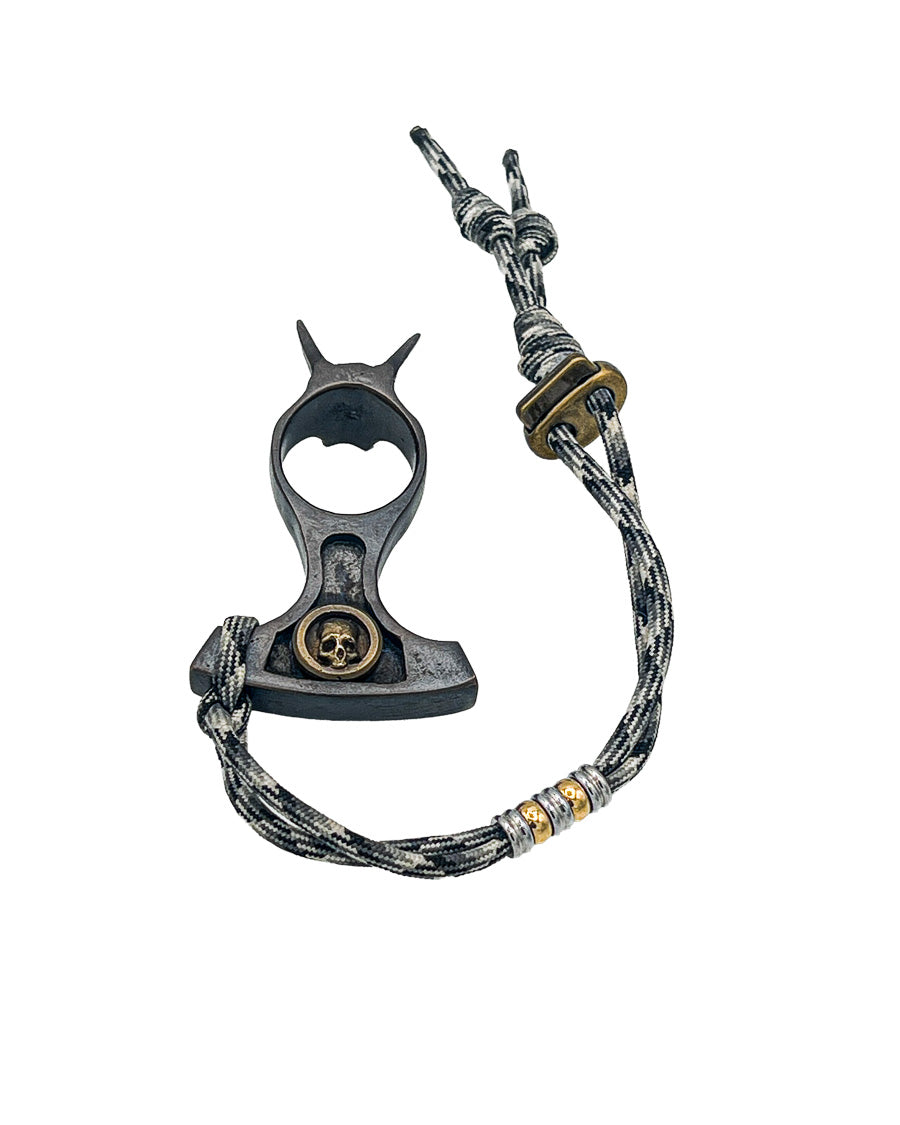 Obsidian Edge Cast Horned Skull Knuckle Display Object — 3.5 oz